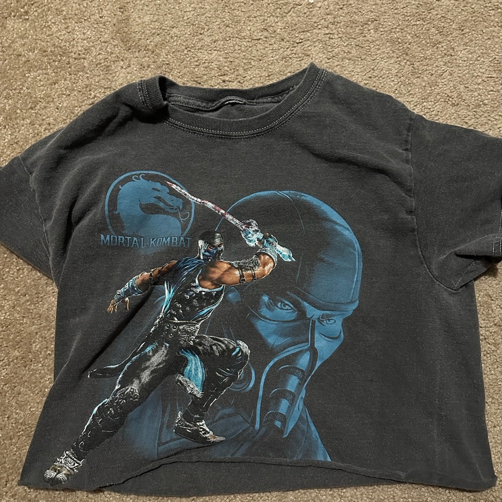 Mortal kombat cropped tee